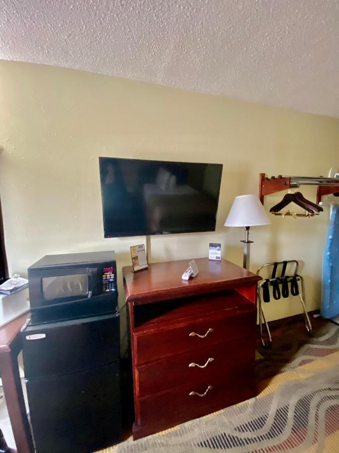 Travelodge By Wyndham La Porte/Michigan City Area Ngoại thất bức ảnh