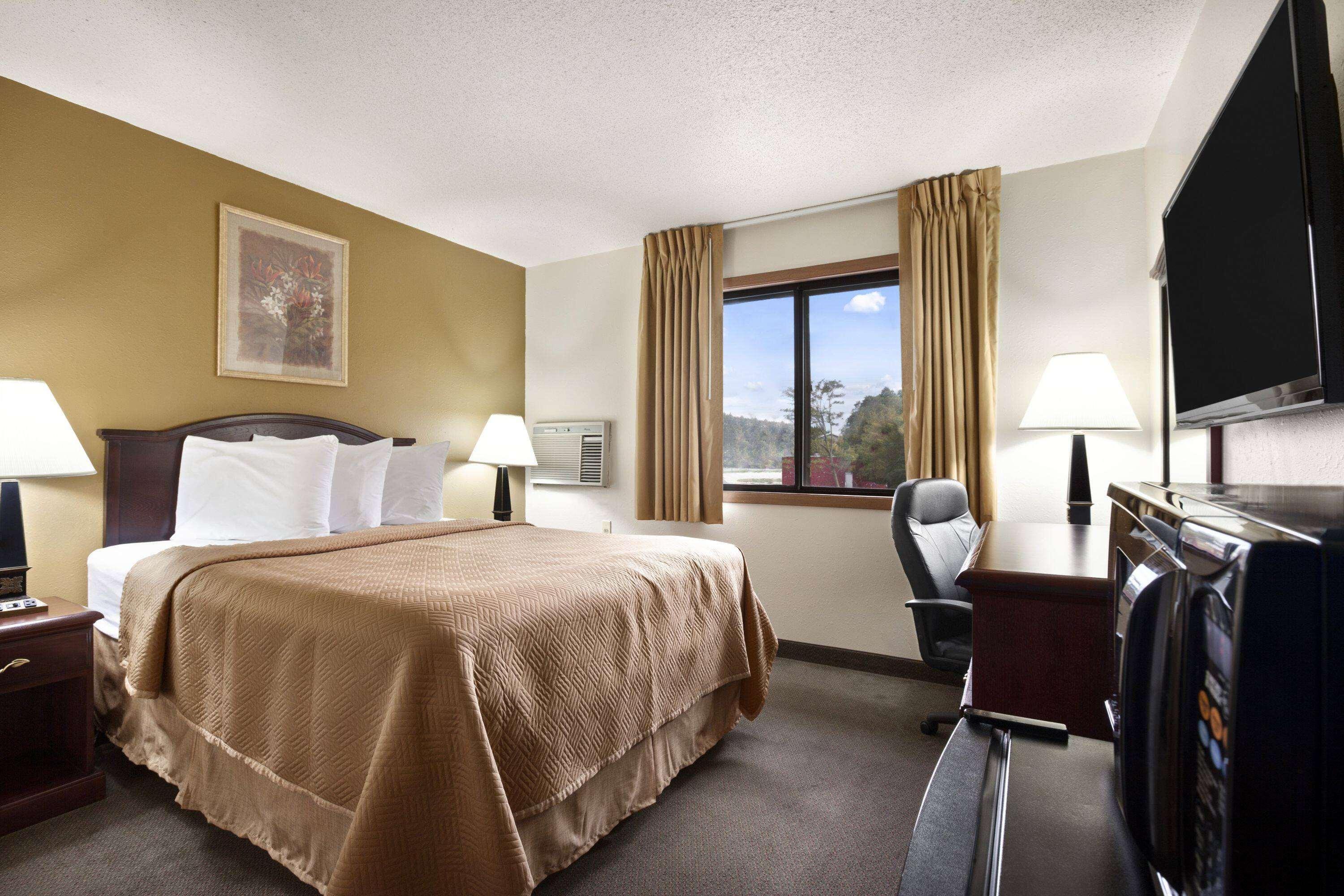 Travelodge By Wyndham La Porte/Michigan City Area Ngoại thất bức ảnh