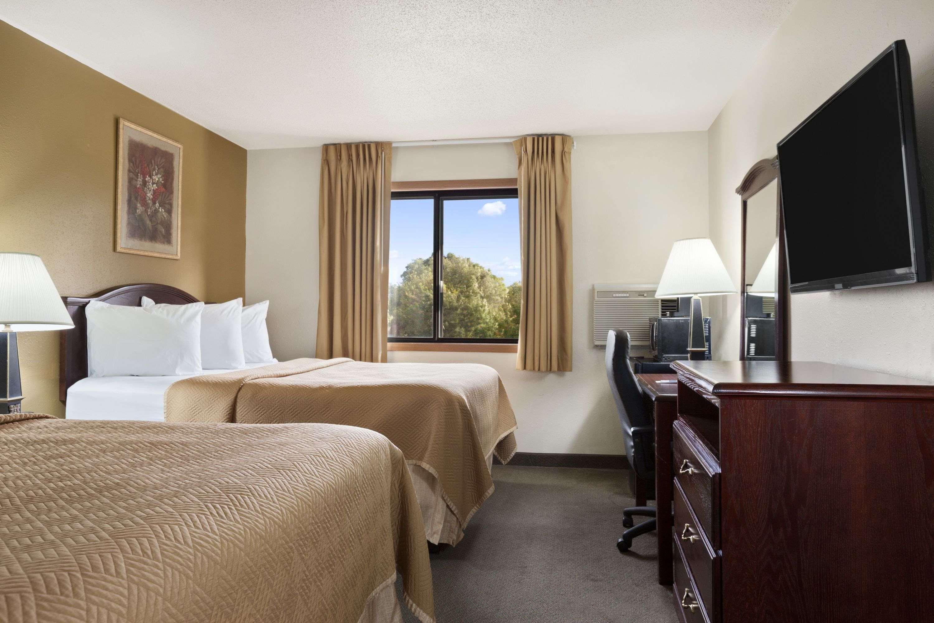Travelodge By Wyndham La Porte/Michigan City Area Ngoại thất bức ảnh