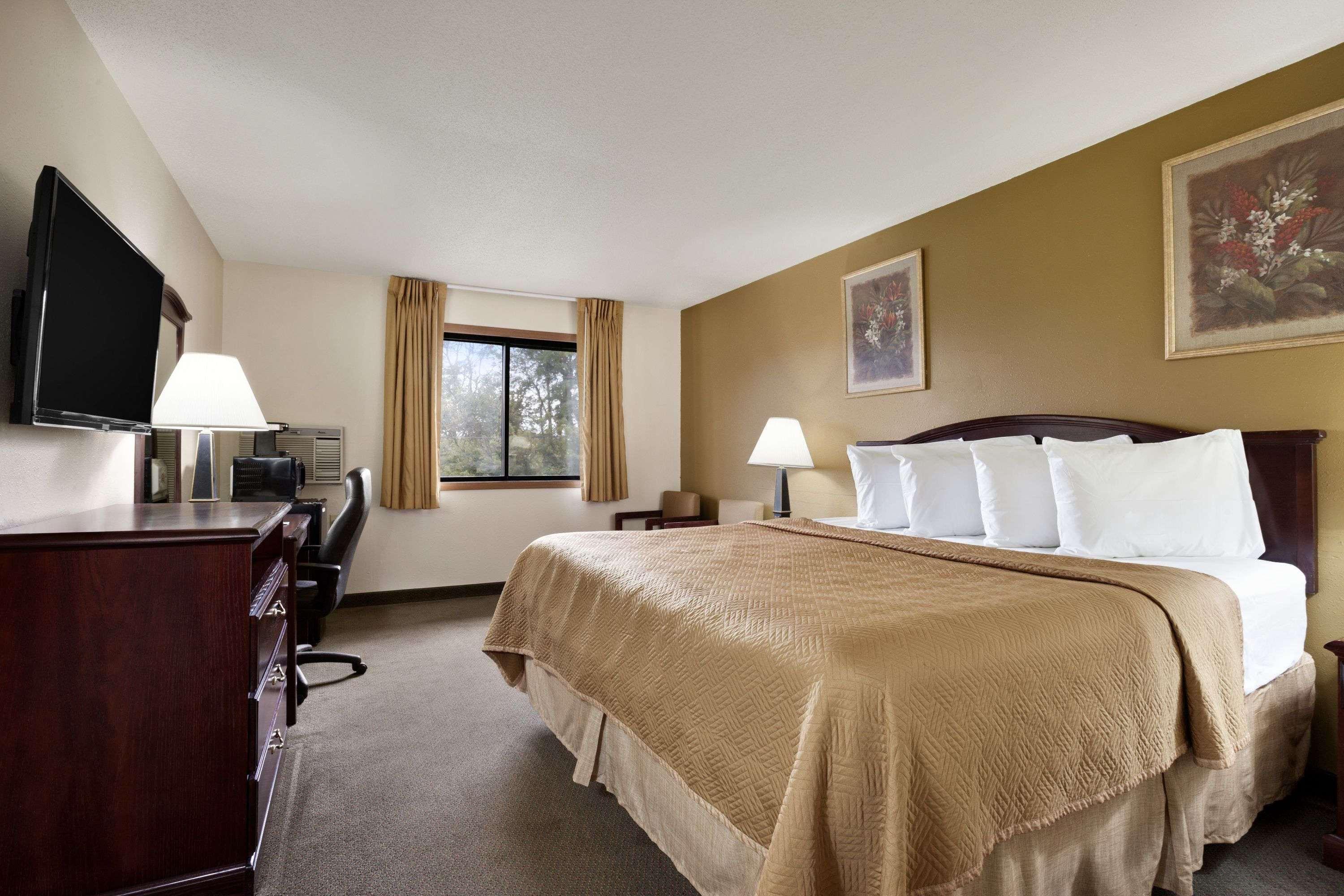 Travelodge By Wyndham La Porte/Michigan City Area Ngoại thất bức ảnh