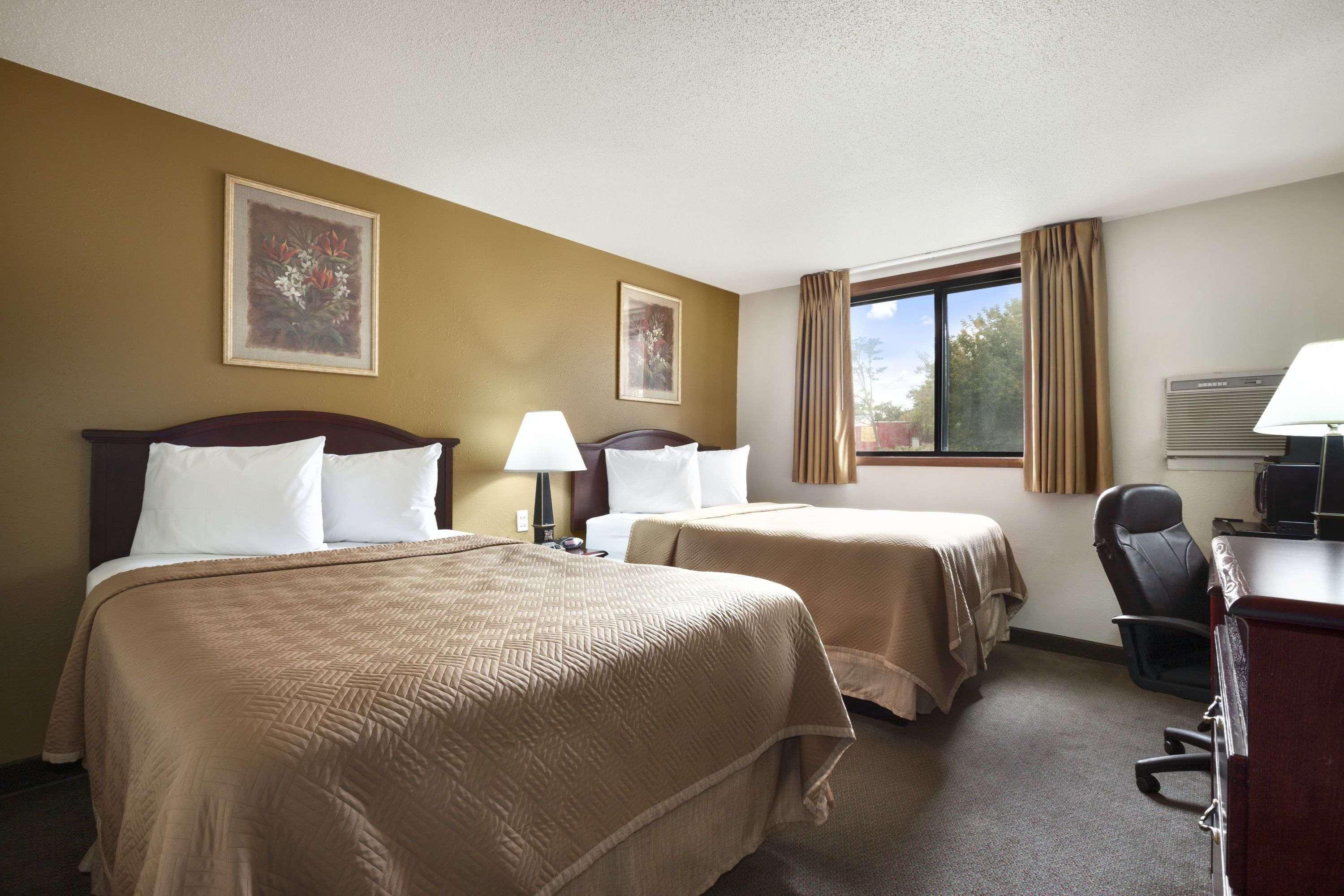 Travelodge By Wyndham La Porte/Michigan City Area Ngoại thất bức ảnh